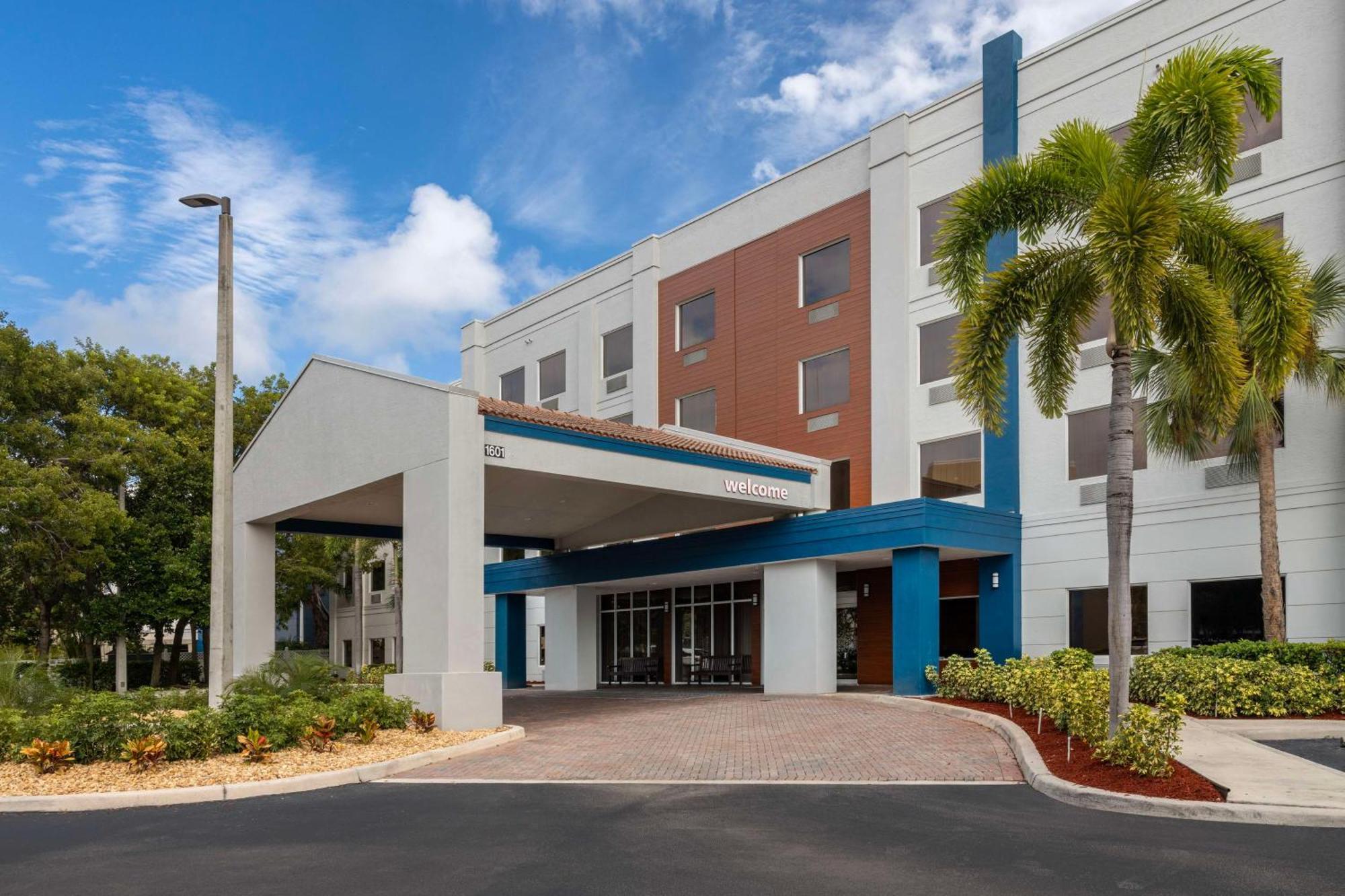 Hampton Inn West Palm Beach Central Airport Bagian luar foto